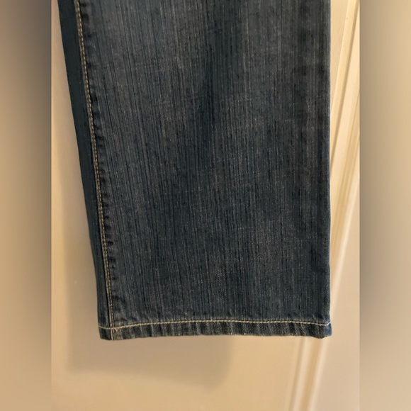 American Eagle Distressed Favorite Boyfriend Jean Medium Wash Size 6 - Picture 2 of 16